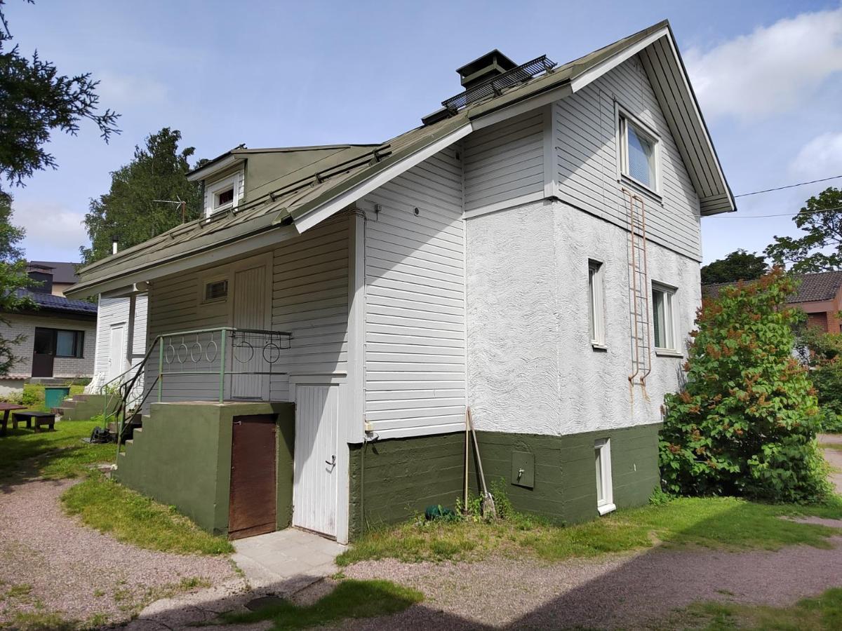 Kalle'S Unluxury Guest House Cl0Sed From 1St Of Feb 2025 Helsínquia Exterior foto
